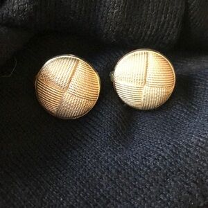 Vintage Avon clip-on earrings‎